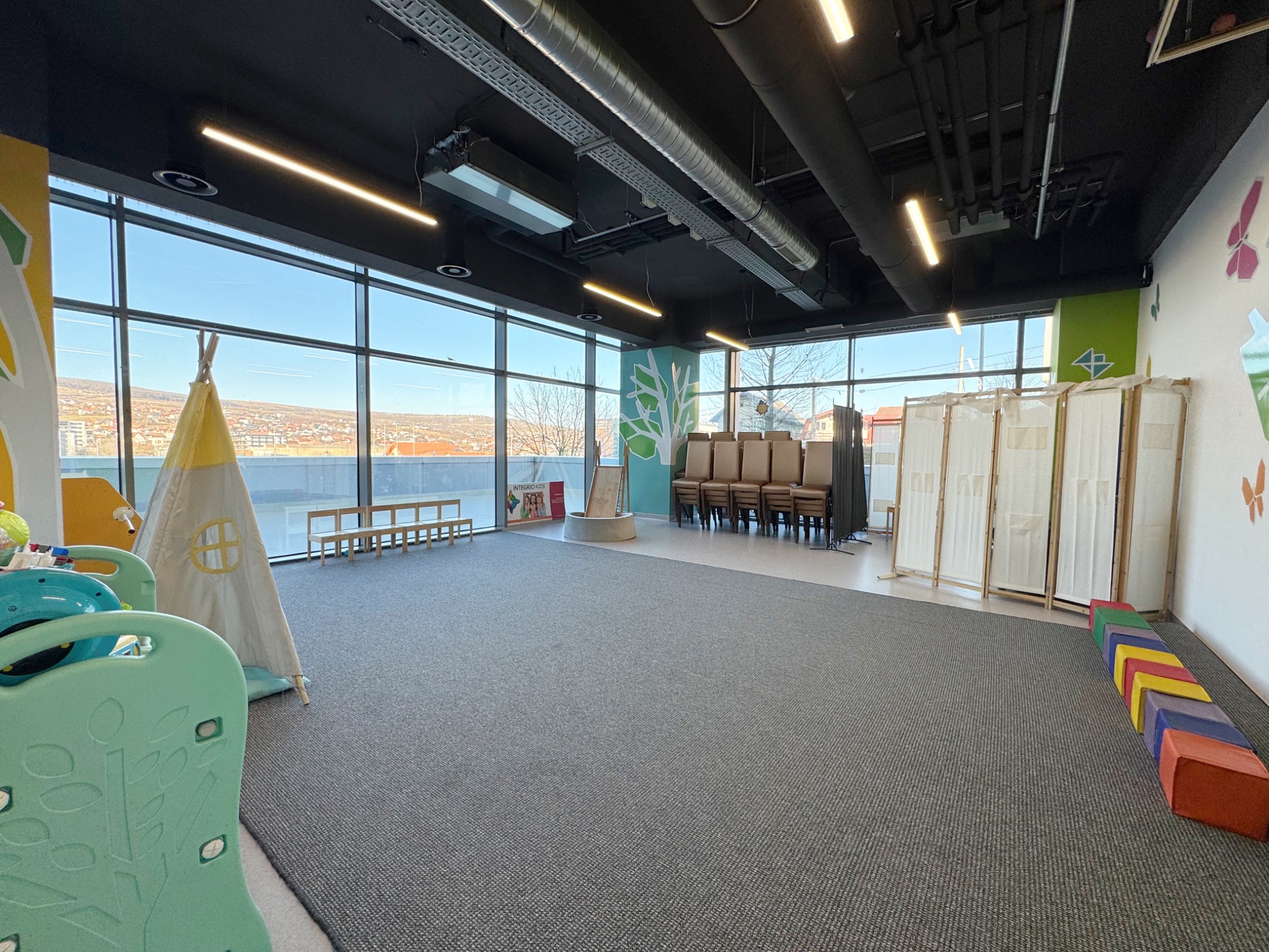 Sala 1 pentru workshopuri, cursuri și întâlniri restrânse la Novis Plaza Cluj